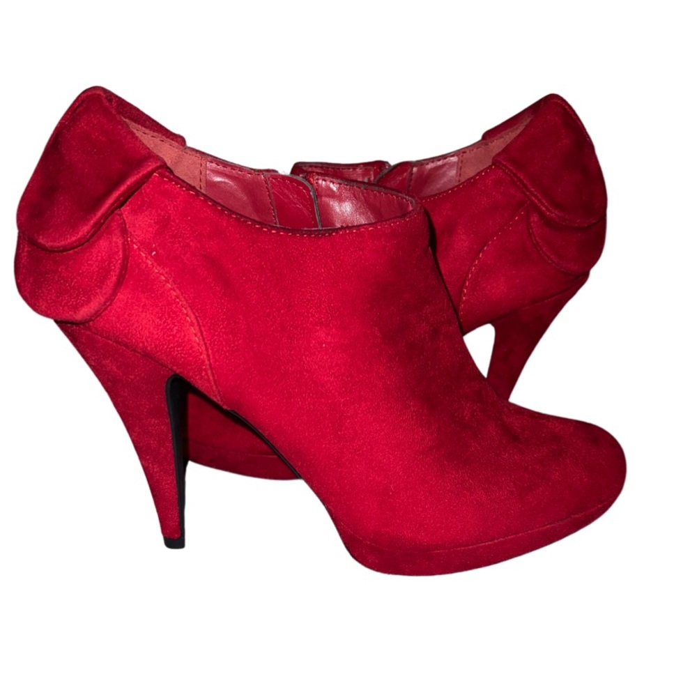 Impo Ultra Suede Red Booties Size 8